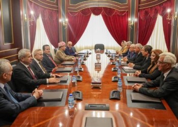 سەرۆك بارزانی پێشوازی ل دەستەیا سەرۆكایەتییا جڤاتا نیشتیمانییا كورد ل سووریا (ئەنەكەسە) دكەت