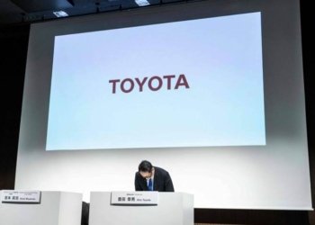 سه‌رۆكێ كۆمپانییا تۆیۆتا ژ ئه‌گه‌رێ سه‌خته‌كارییێ دتاقیكرنێن ترۆمبێلاندا داخوازا لێبوورینێ دكه‌ت