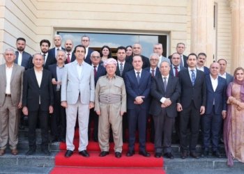 سەرۆك بارزانی ل گەل هژمارەكا ڕاگەهاندكارێن ناڤەندا خانی كۆمبوو