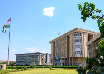 ئه‌و كه‌سێن هه‌ردوو ده‌ست نه‌بن دێ چه‌وا ده‌نگێ خۆ ده‌ن؟