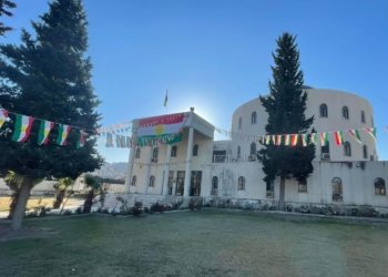 ئێكه‌م نڤیسه‌رێ د سالا نوی دا هژمارا سپاردنێ بۆ په‌رتووكه‌كا خوه‌ وه‌رگرتی