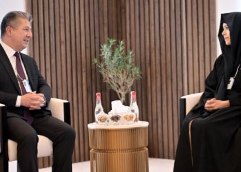 مەسرور بارزانی ل گەل سەرۆكا دەستەیا هونەری و رەوشەنبیرییا دوبەی كۆمبوو