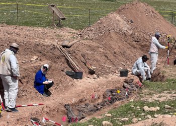 پارێزگارێ مووسل: ڕووفاتێن پێشمەرگەیی د گۆرەكێ ب كۆمدا ل مووسل هاتنە دیتن