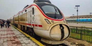 ئیسرائیل داخوازێ ژ ئیرانییان دكەت هەتا دەمژمێر 9 شەڤێ شەمەندەفرێ بکارنەئینن