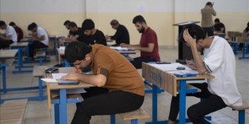 وەزارەتا پەروەردێ: قوتابییێن پۆلا 12ـێ نوكه‌ دشێن ناڤ و جهێن خۆ یێن ئه‌زموونان ببینن